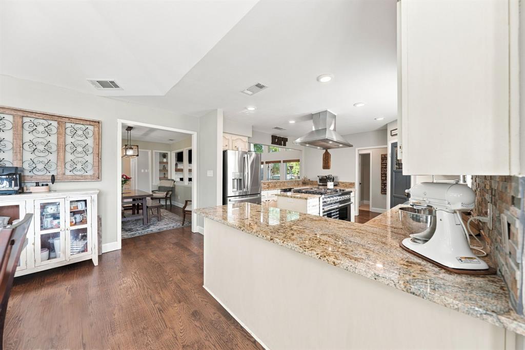 303 Russwood Street Property Photo 14