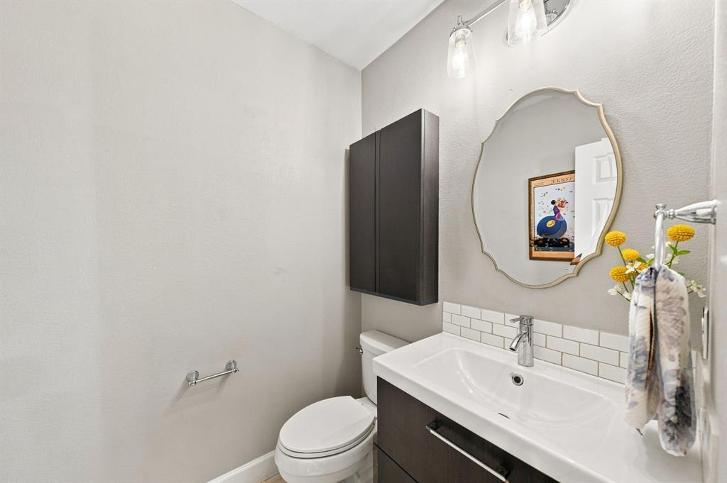303 Russwood Street Property Photo 17