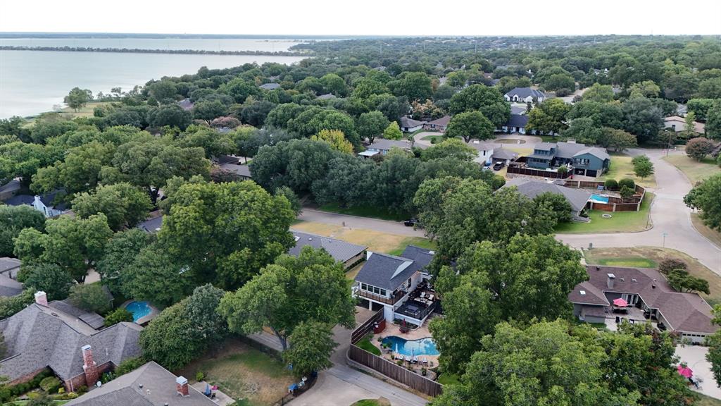 303 Russwood Street Property Photo 34