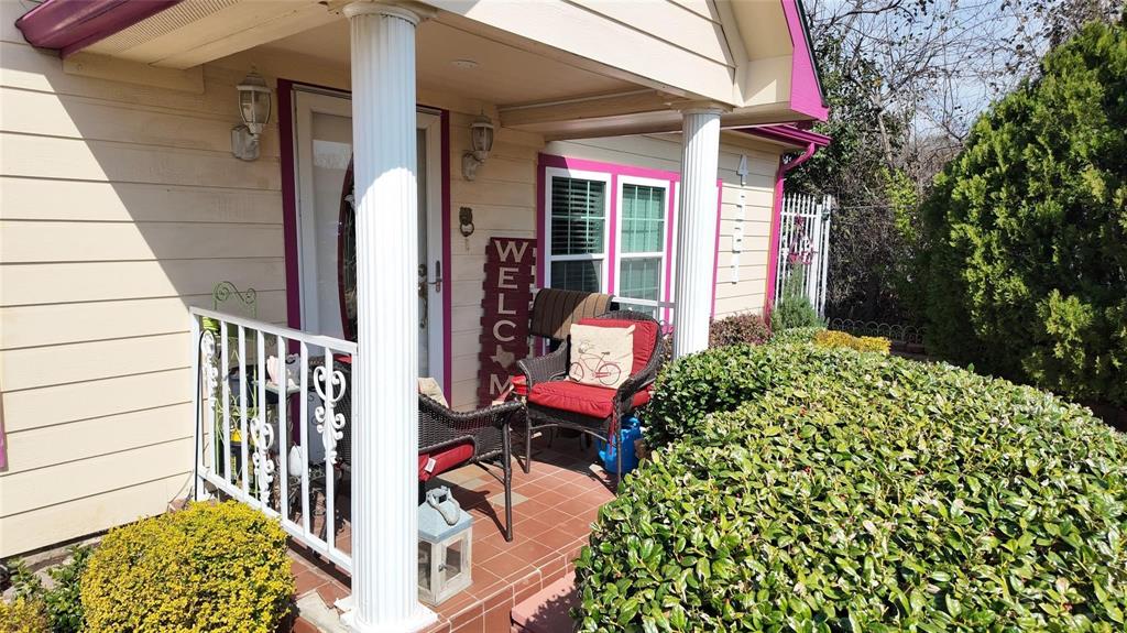 4521 Kelton Drive Property Photo 2