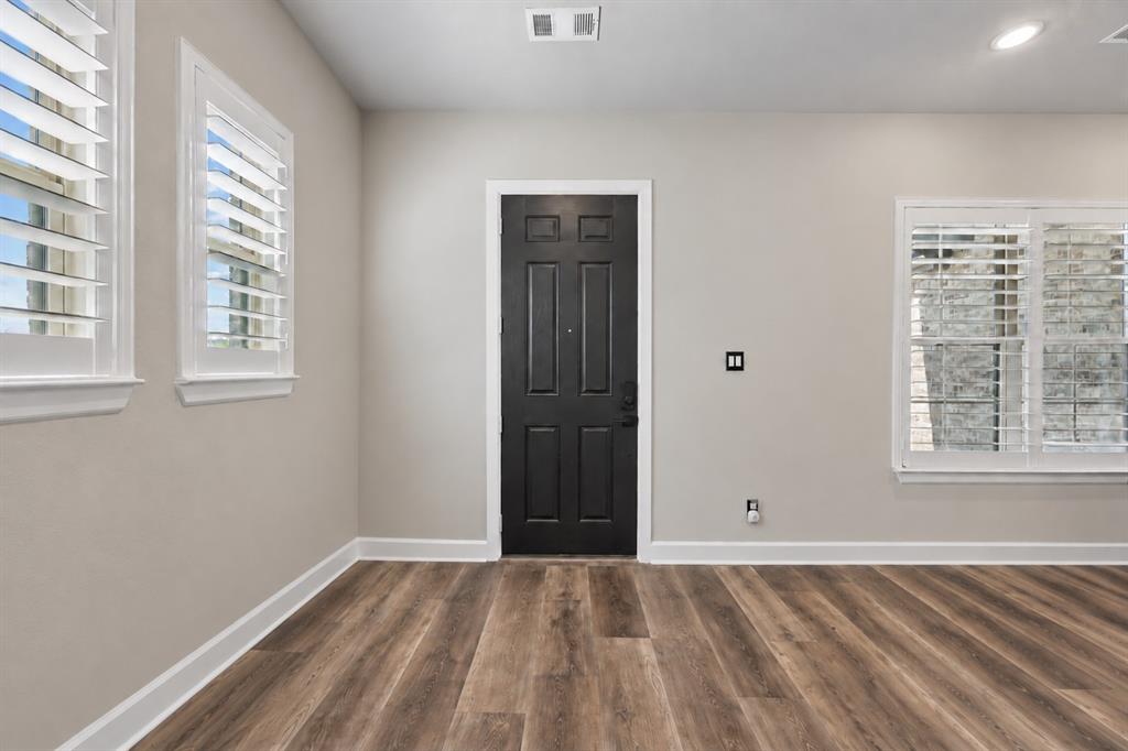 360 Foxthorne Way Property Photo 5