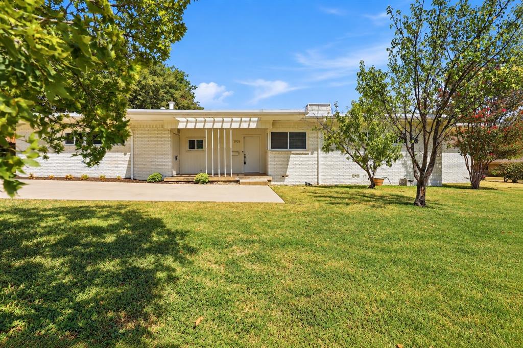 3921 Clayton Road Property Photo 1