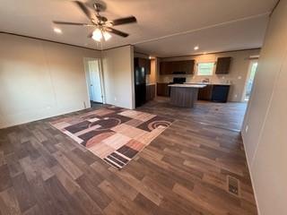 318 E Hill St Property Photo 10