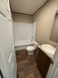 318 E Hill St Property Photo 15