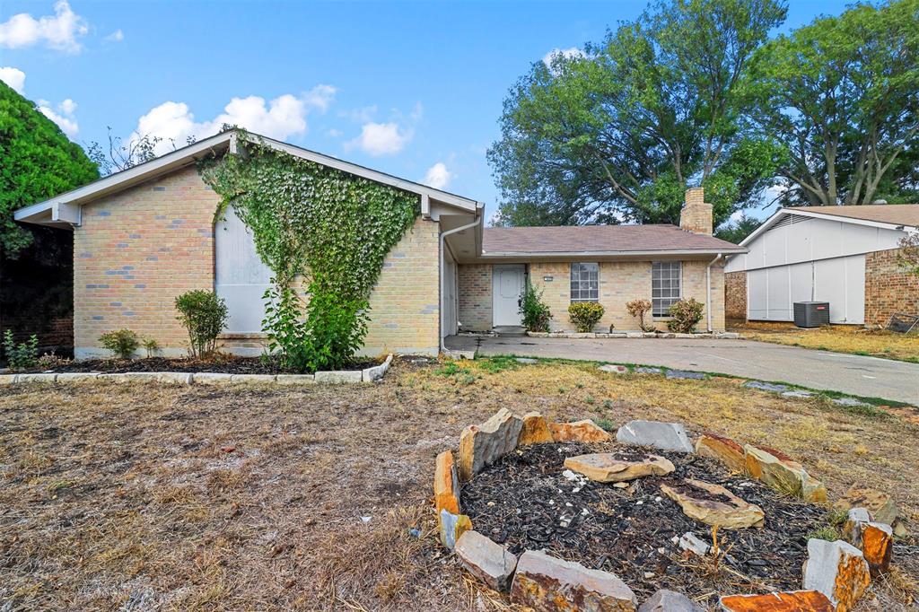 609 Shadyglen Drive Property Photo 1