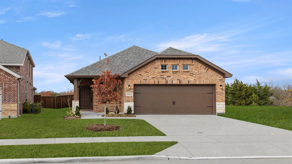 1753 Edgeway Drive Property Photo 1