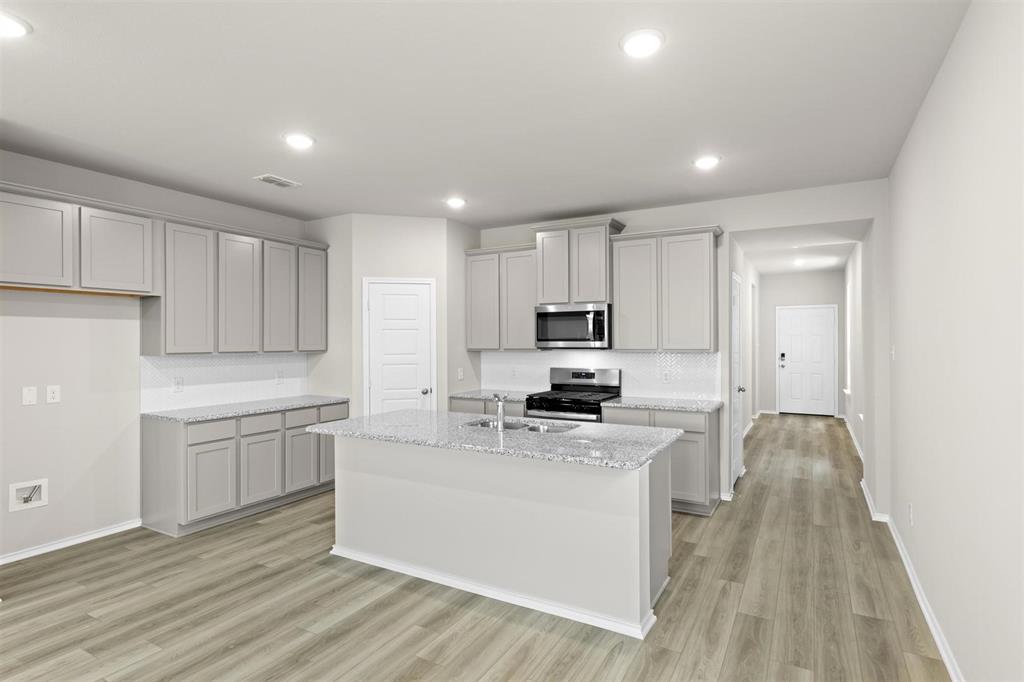 1753 Edgeway Drive Property Photo 4