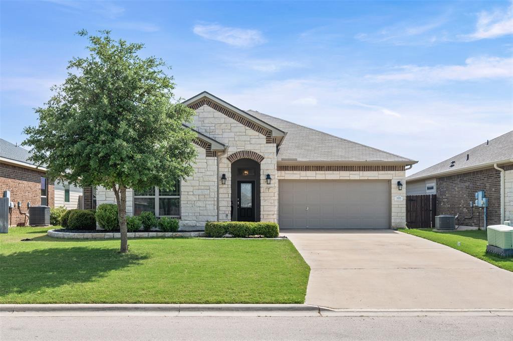 815 Cross Drive Property Photo 1