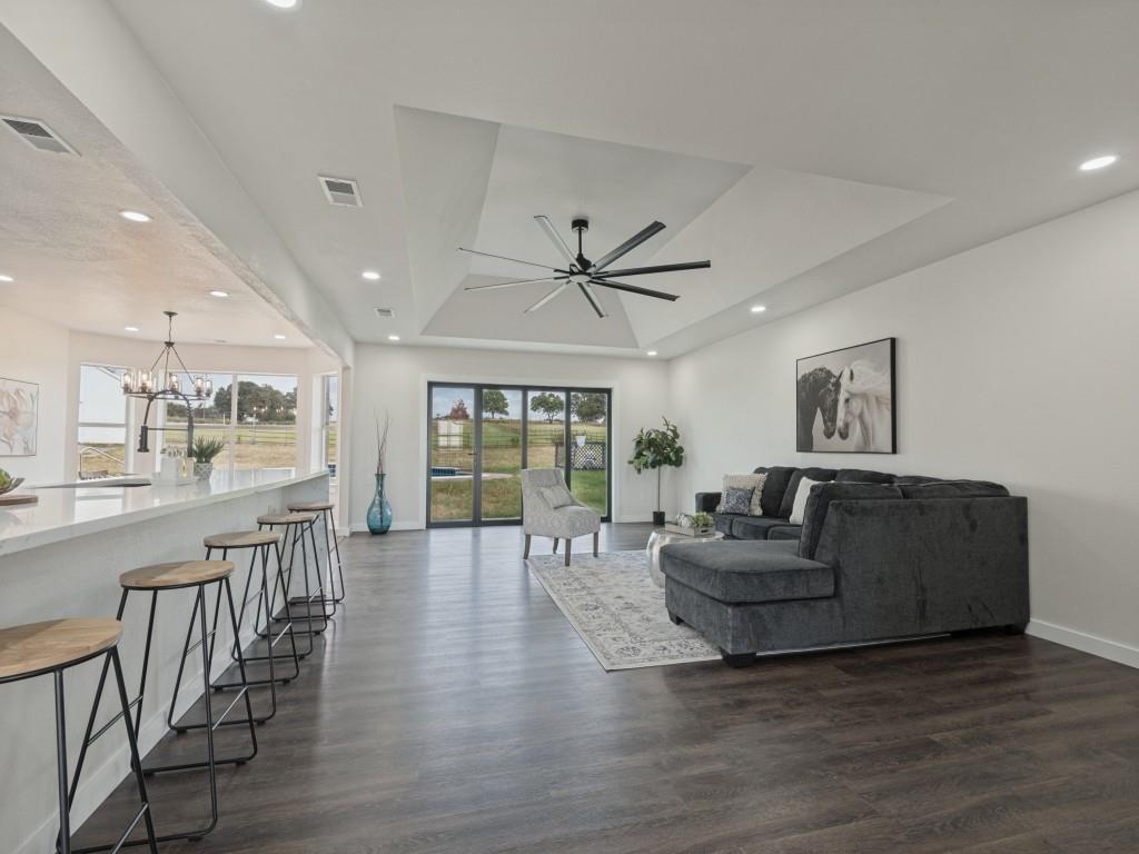 7840 Reed Road Property Photo 11