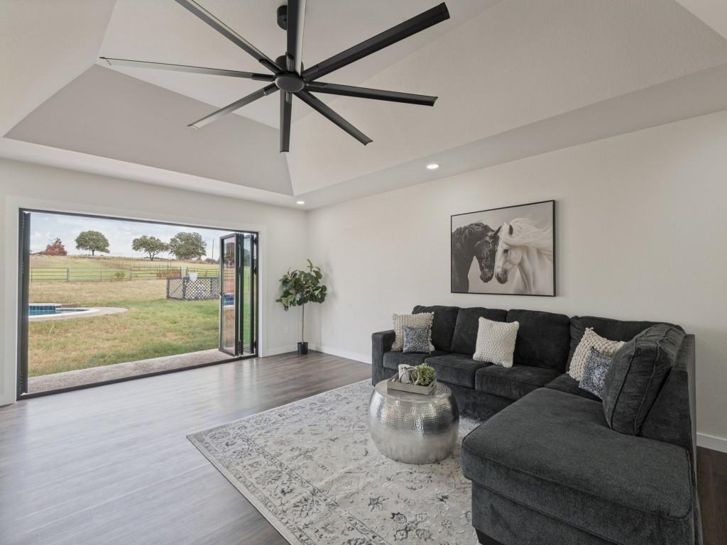7840 Reed Road Property Photo 12