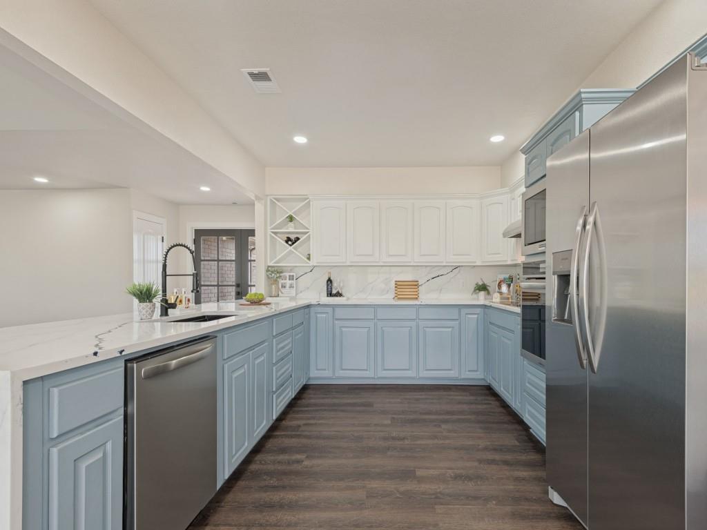 7840 Reed Road Property Photo 14
