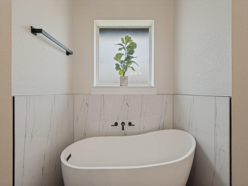 7840 Reed Road Property Photo 24