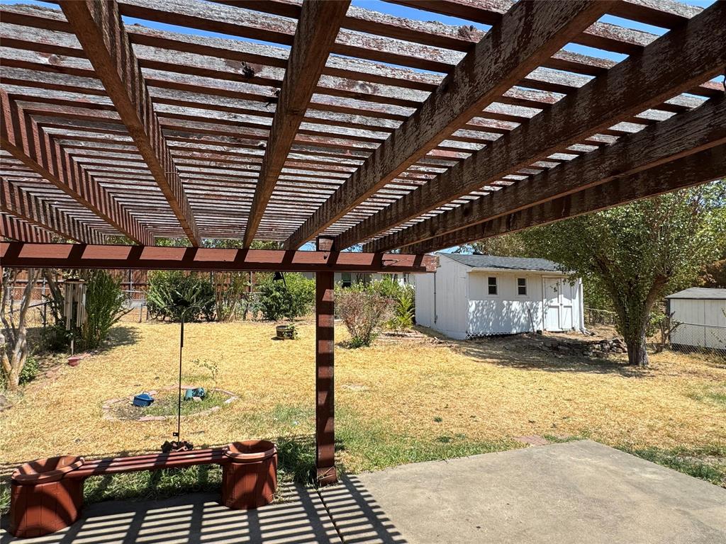 1229 Greenbrier Drive Property Photo 18