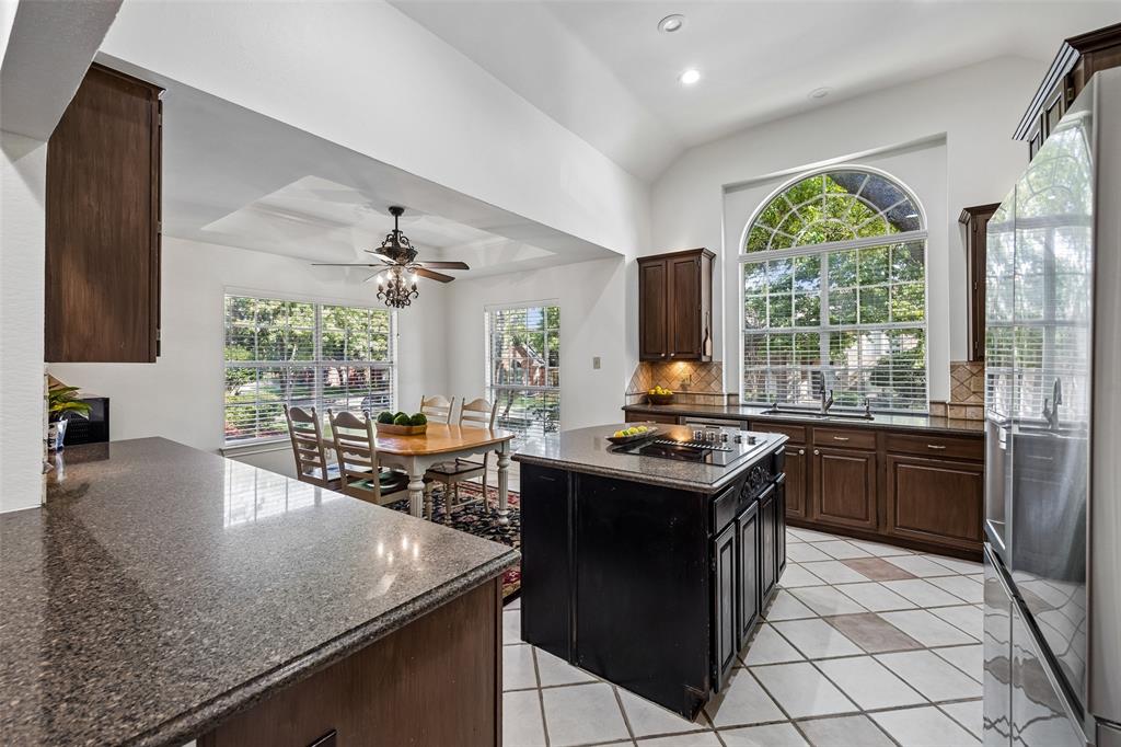 2024 Antwerp Avenue Property Photo 10