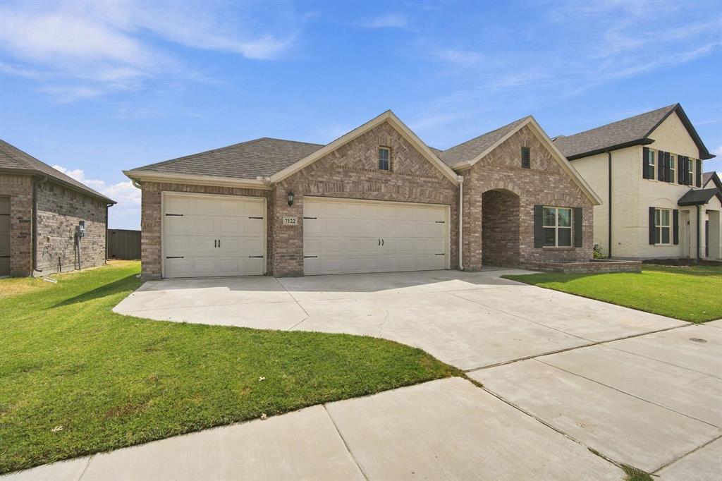 7122 Prairieside Trail Property Photo 2