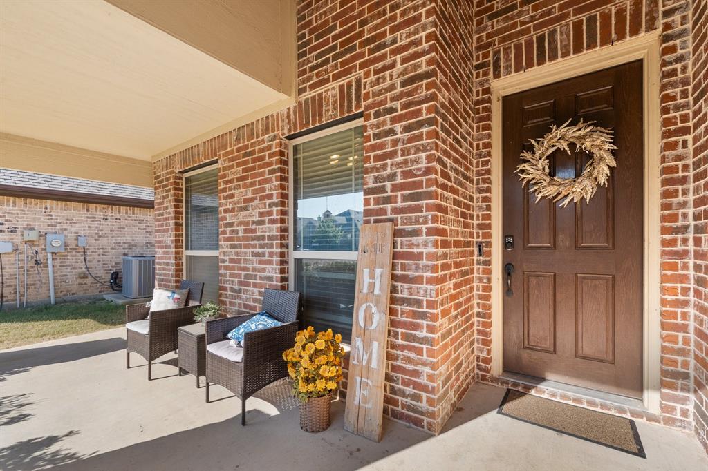 119 Gateway Drive Property Photo 3