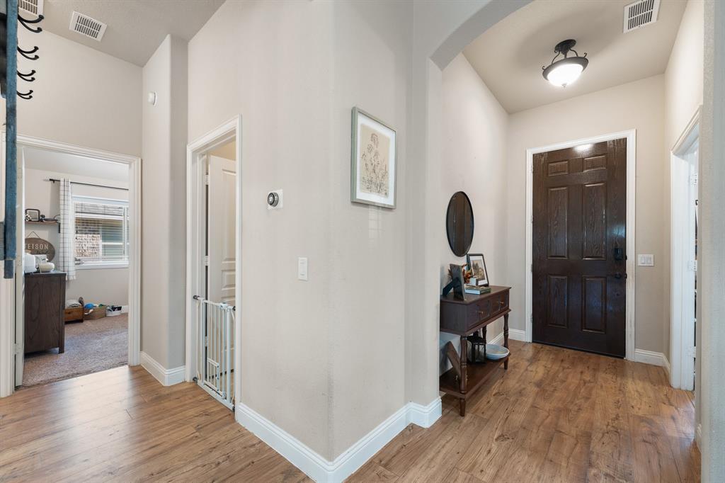 119 Gateway Drive Property Photo 4