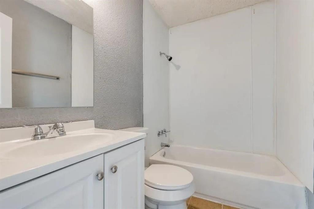 4404 Colonial Avenue Property Photo 3