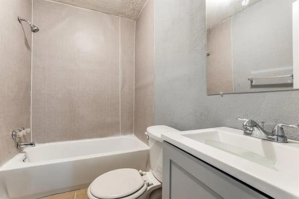 4404 Colonial Avenue Property Photo 6