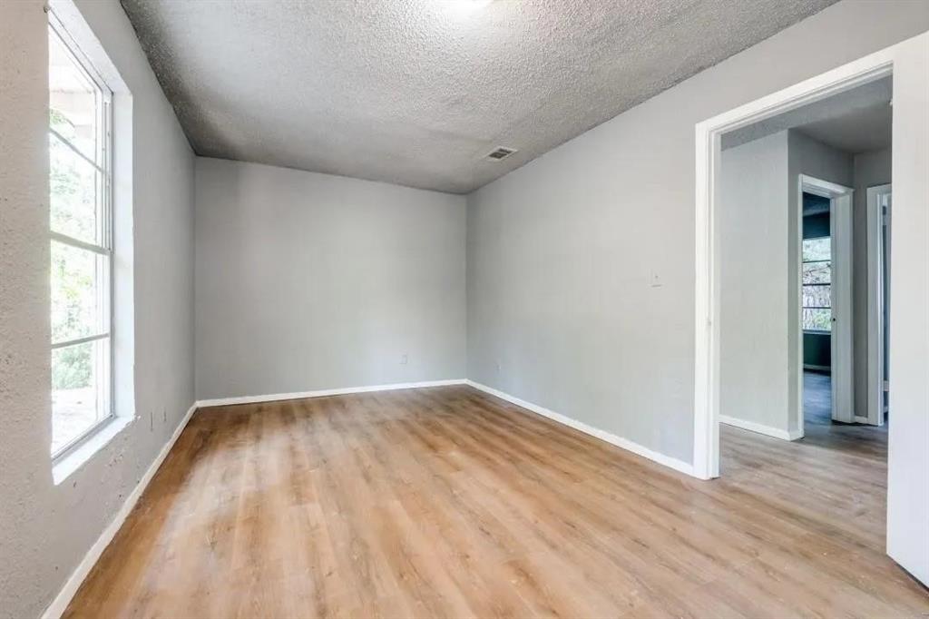 4404 Colonial Avenue Property Photo 7
