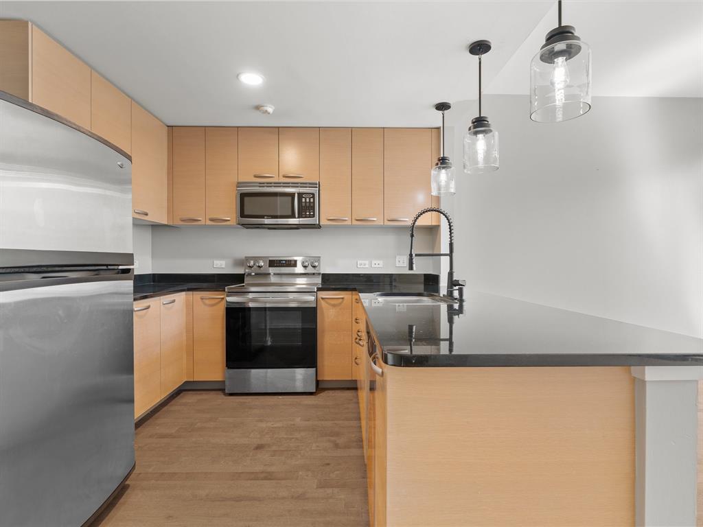 1200 Main Street 1612 Property Photo 5