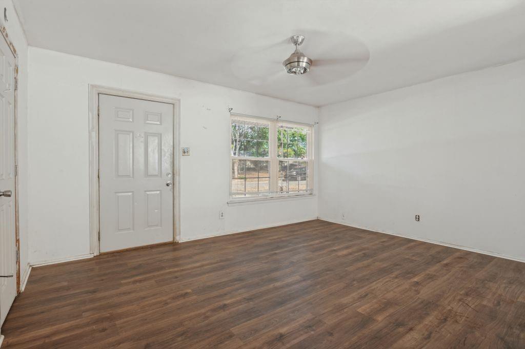 1024 Harris Drive Property Photo 2