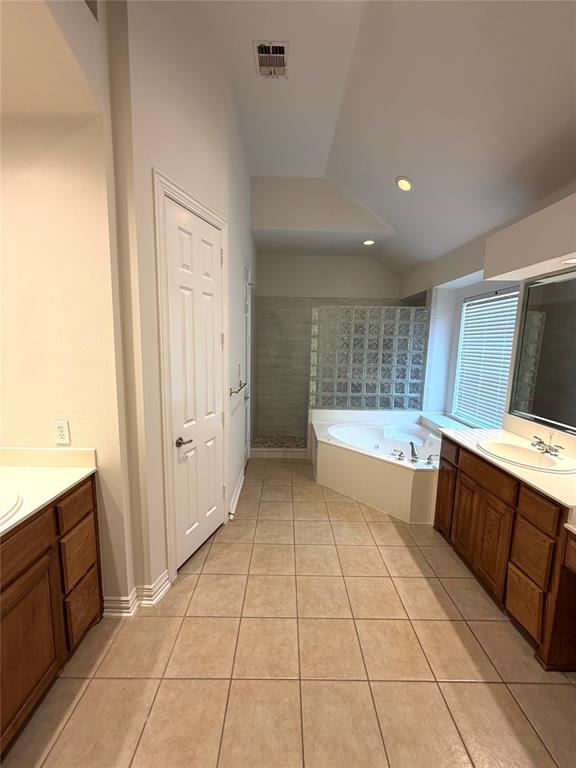 3228 Tearose Drive Property Photo 10