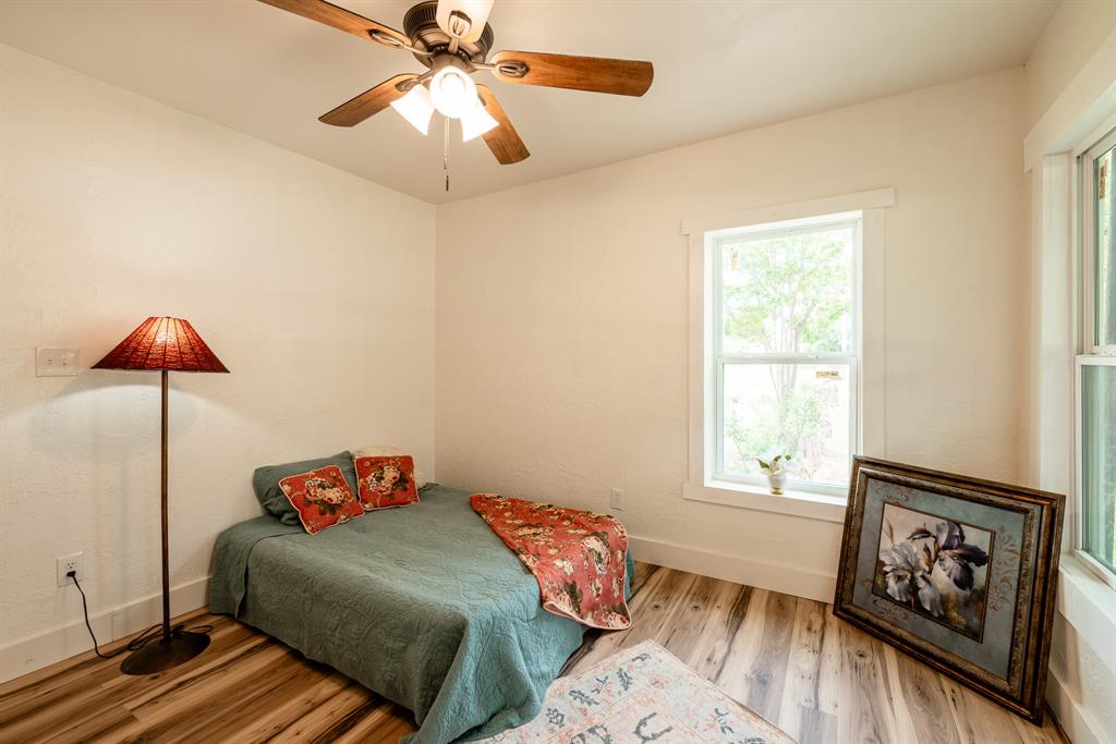 801 N Avenue A Property Photo 17