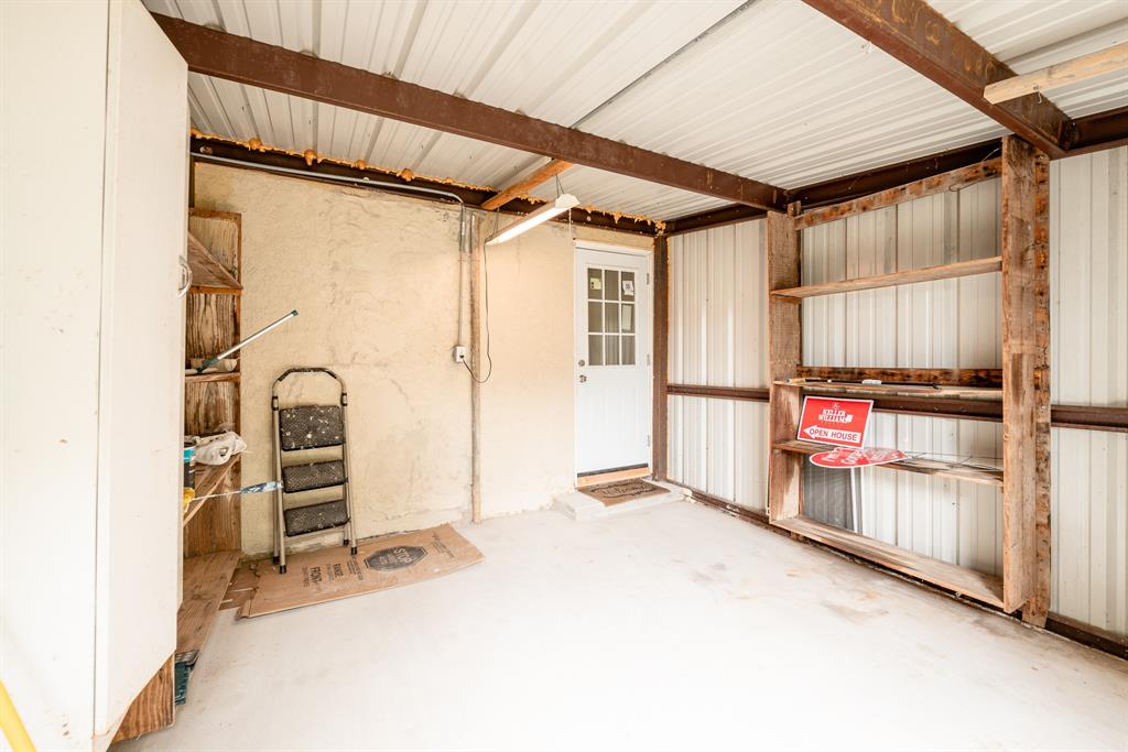 801 N Avenue A Property Photo 26