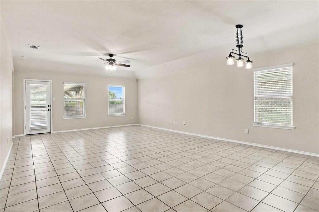 1060 Sadie Street Property Photo 8