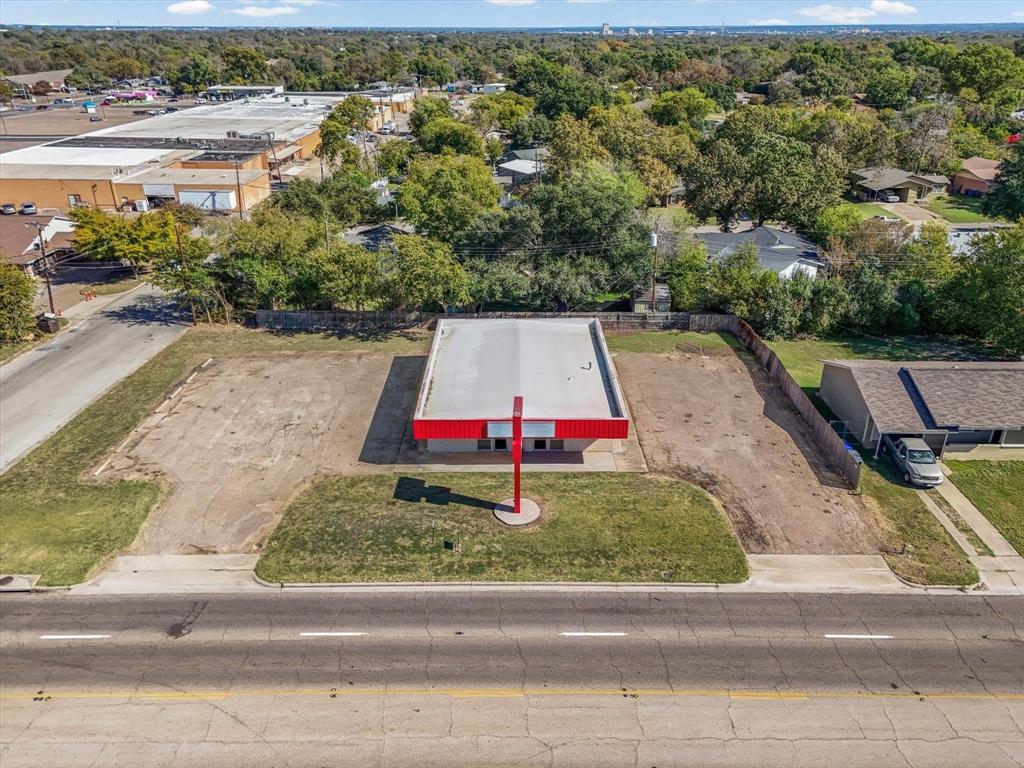 1311 N New Road B Property Photo 1