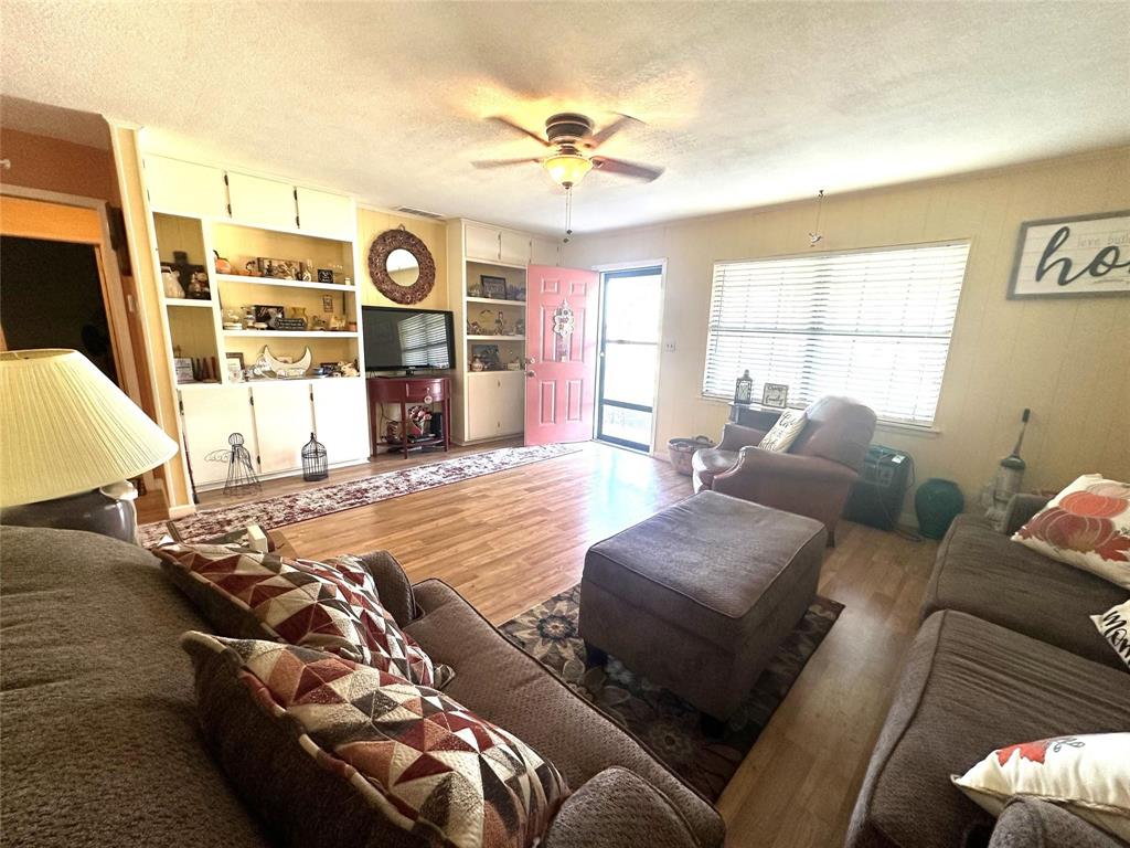 407 N Files Street Property Photo 7