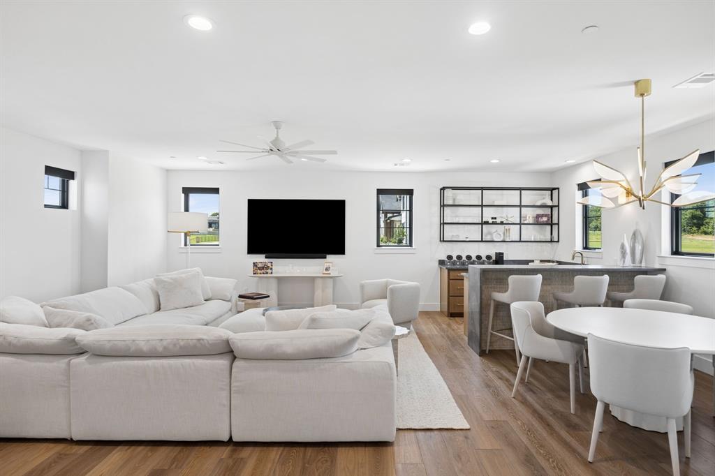 1425 Brian Street Property Photo 23
