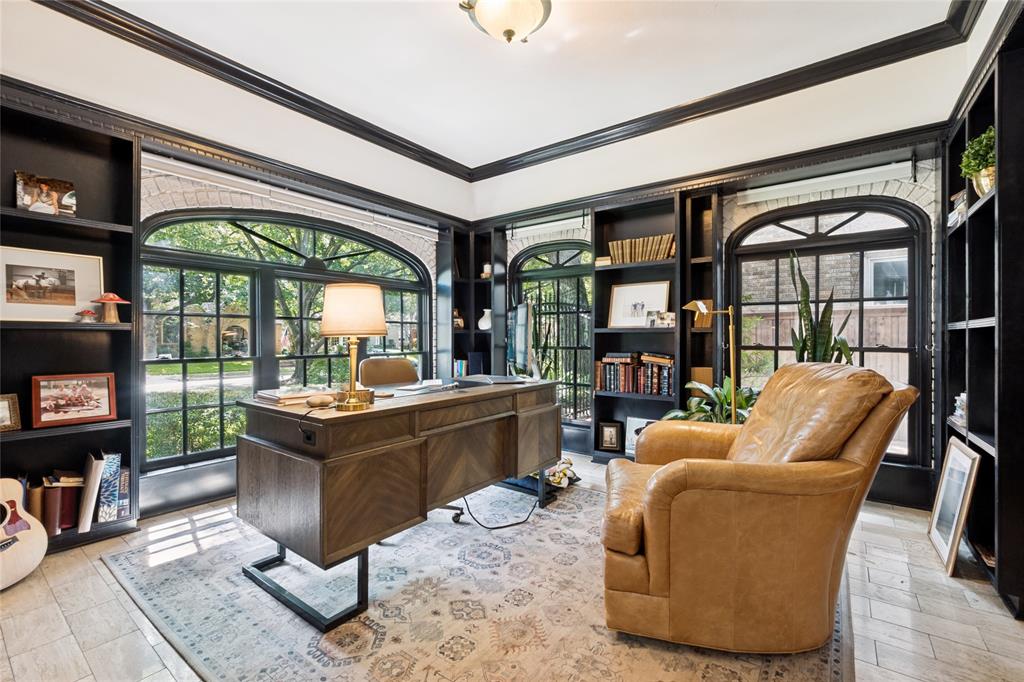 1151 N Winnetka Avenue Property Photo 4