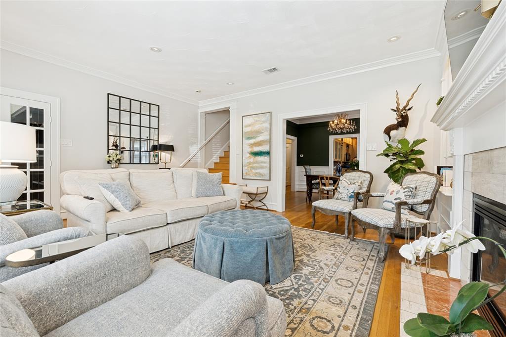 1151 N Winnetka Avenue Property Photo 8