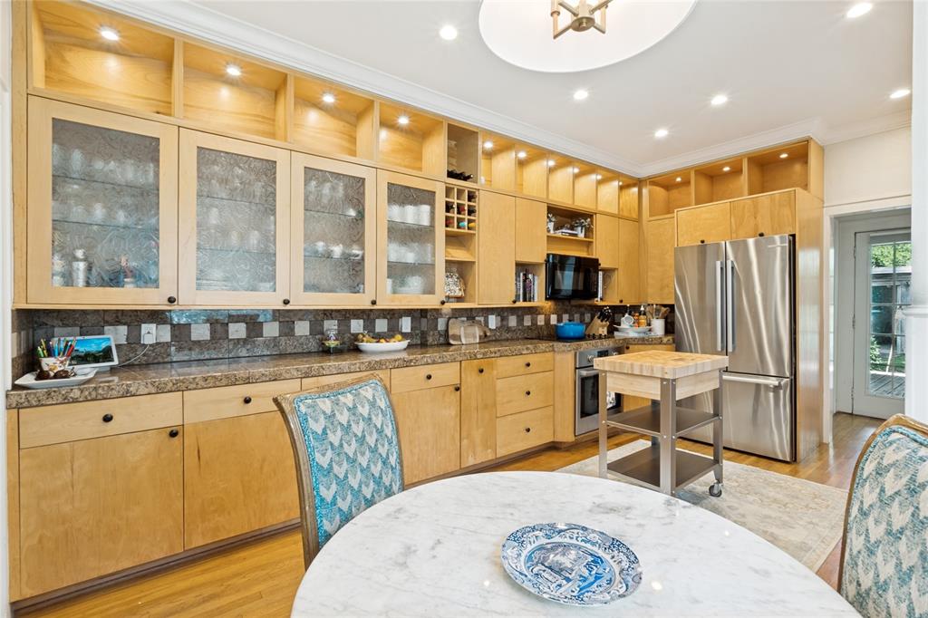 1151 N Winnetka Avenue Property Photo 14