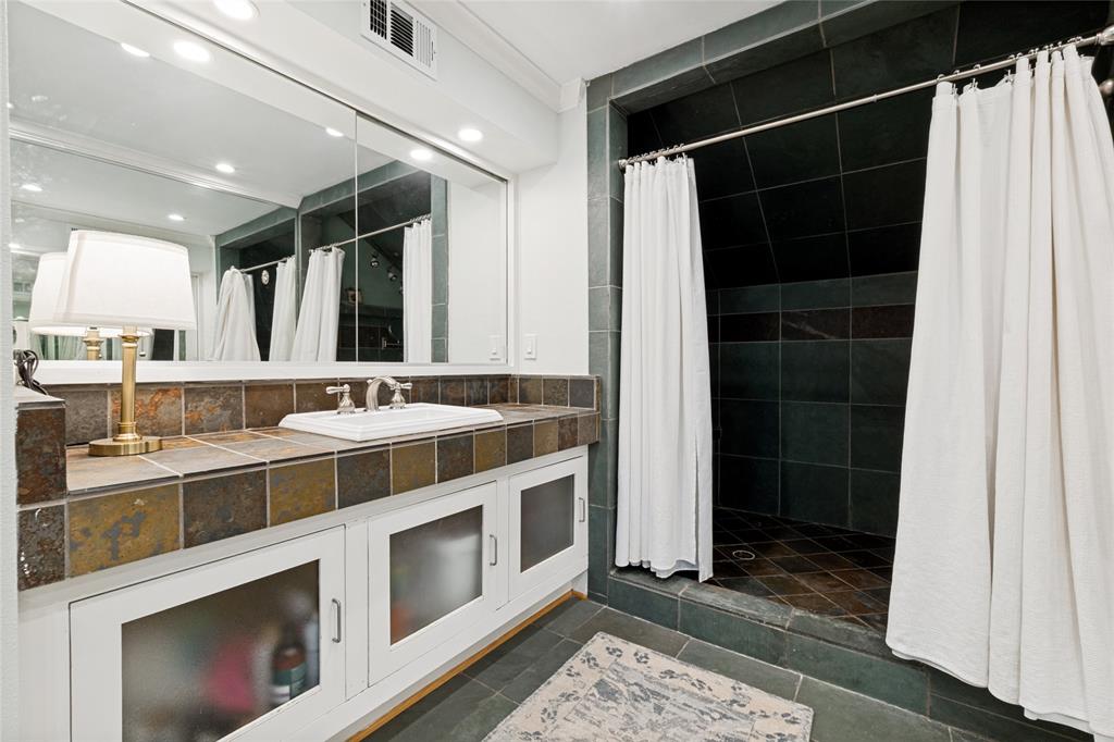 1151 N Winnetka Avenue Property Photo 24