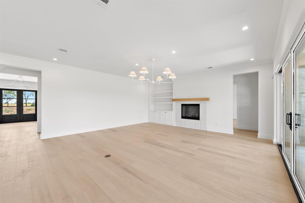 1111 Lakeway Drive Property Photo 16