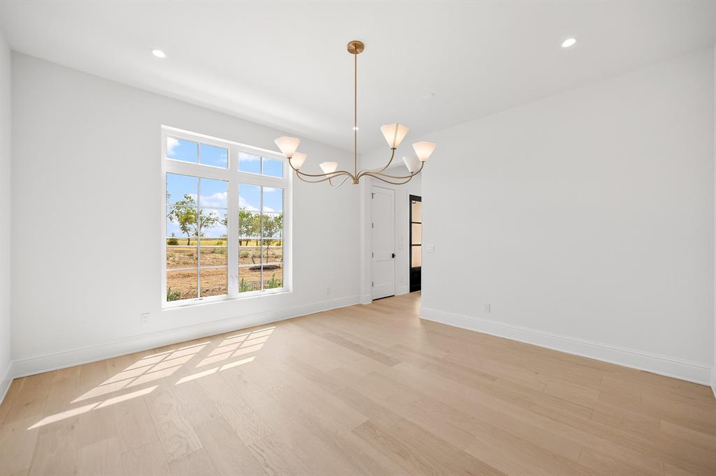 1111 Lakeway Drive Property Photo 17