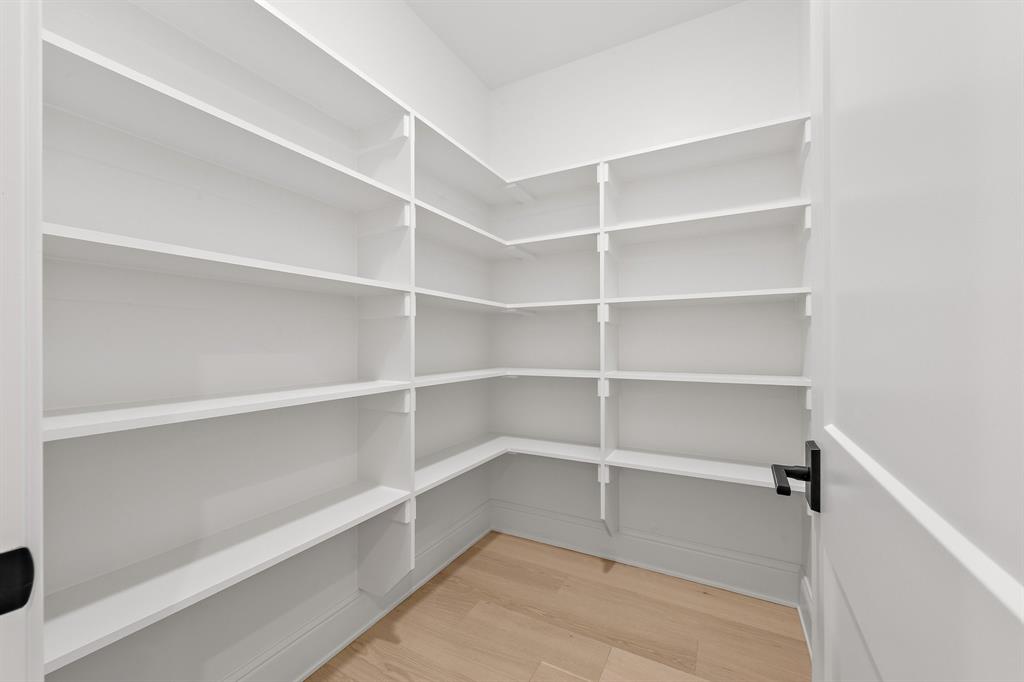 1111 Lakeway Drive Property Photo 20