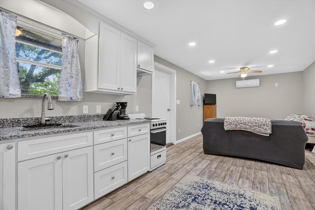 237 Live Oak Loop Property Photo 4