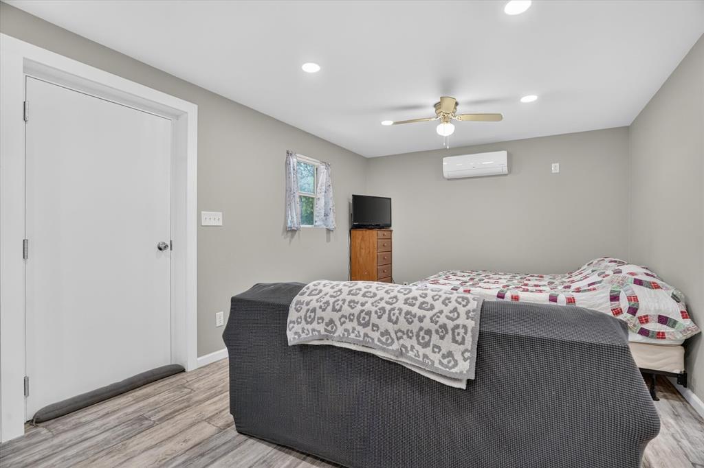 237 Live Oak Loop Property Photo 10