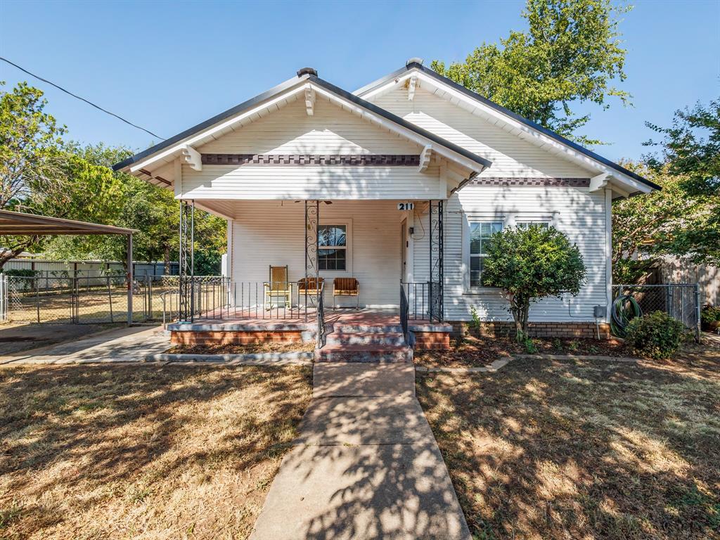 211 N Nueces Street Property Photo 1