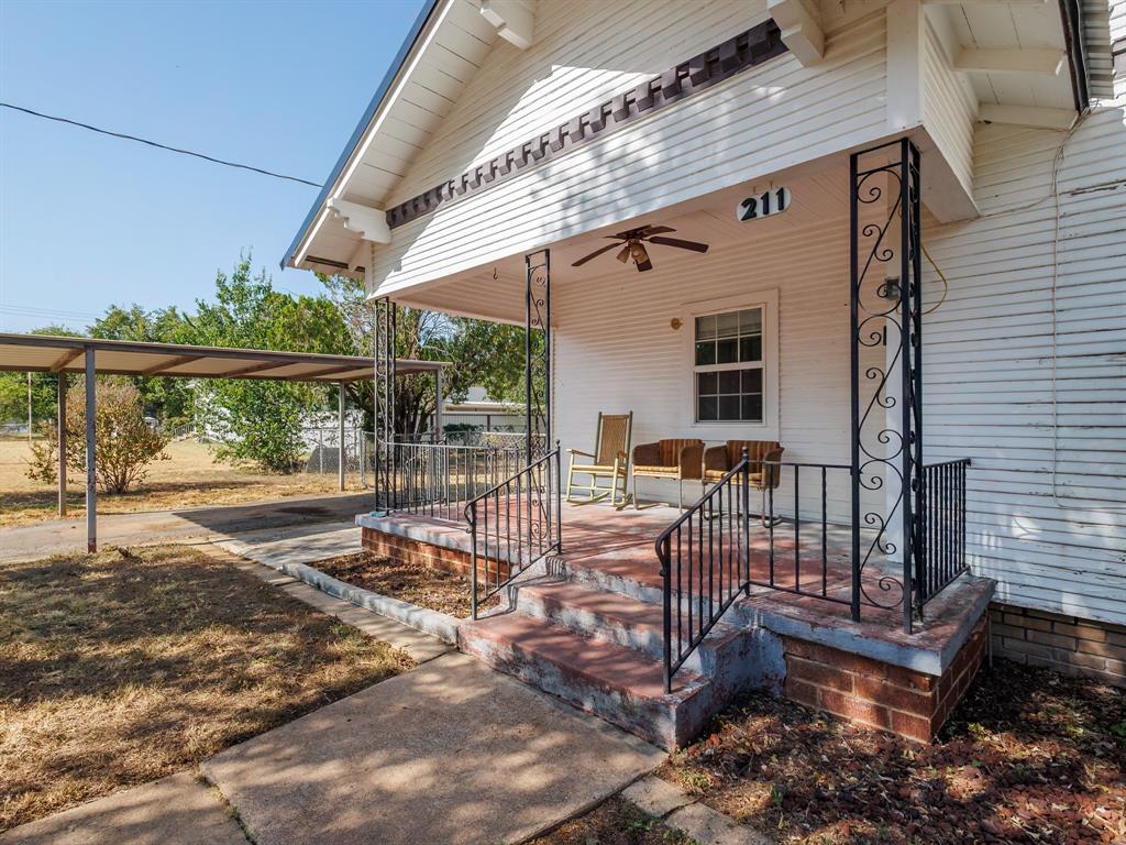 211 N Nueces Street Property Photo 3