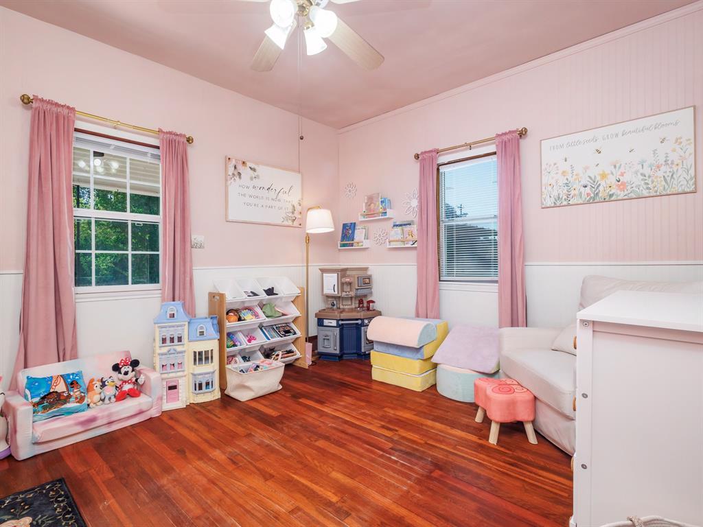 211 N Nueces Street Property Photo 17