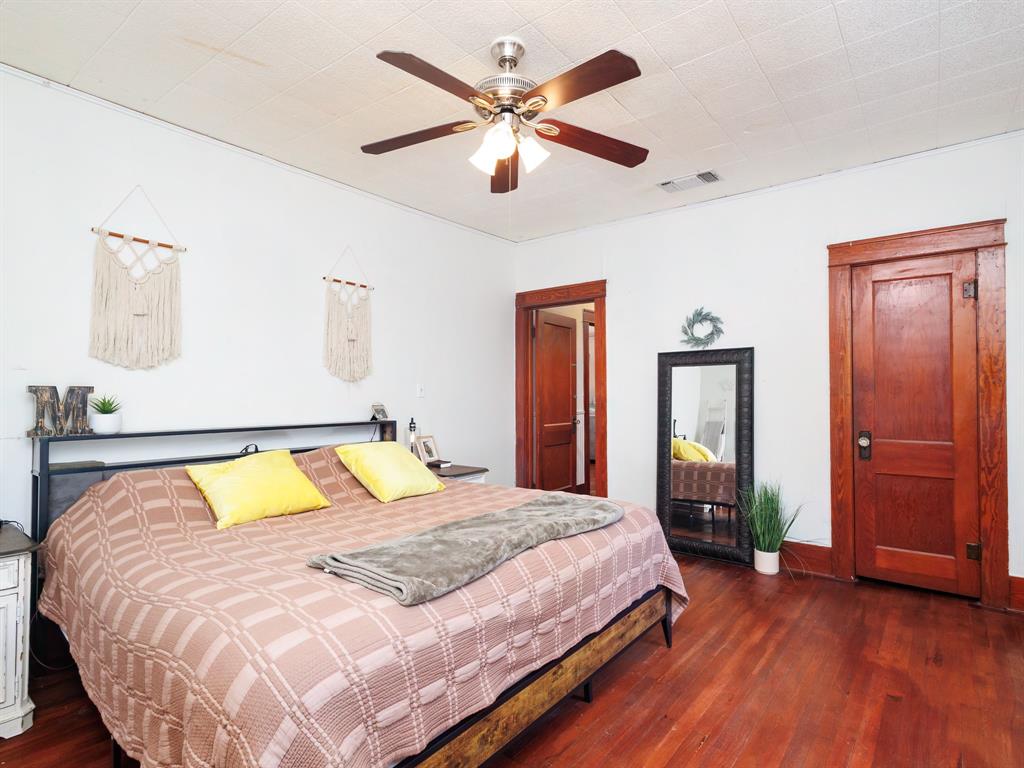 211 N Nueces Street Property Photo 21