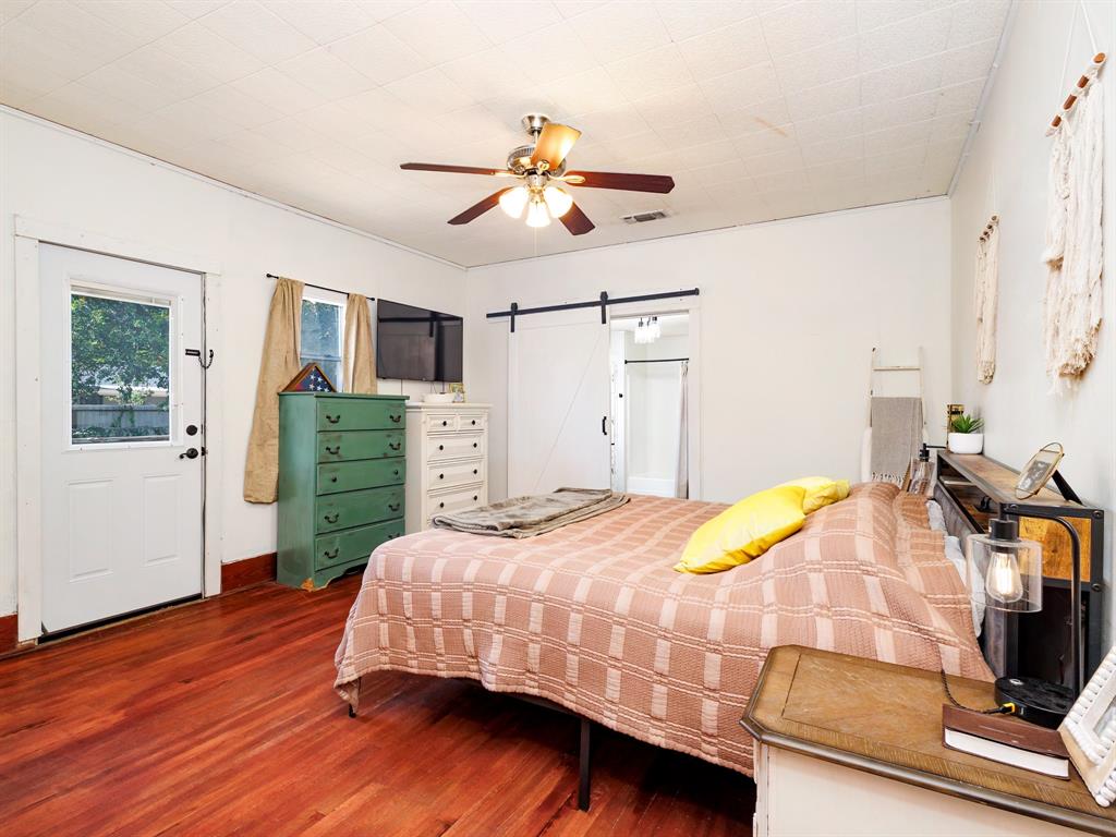 211 N Nueces Street Property Photo 23