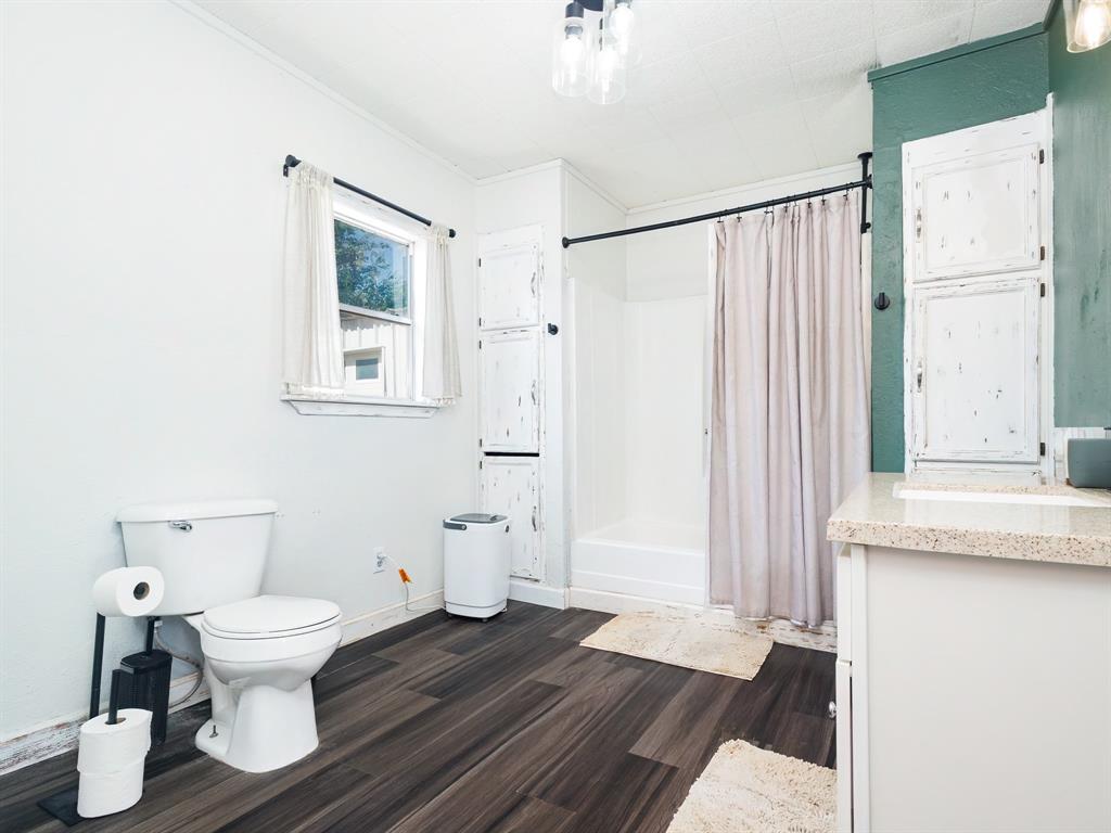 211 N Nueces Street Property Photo 24