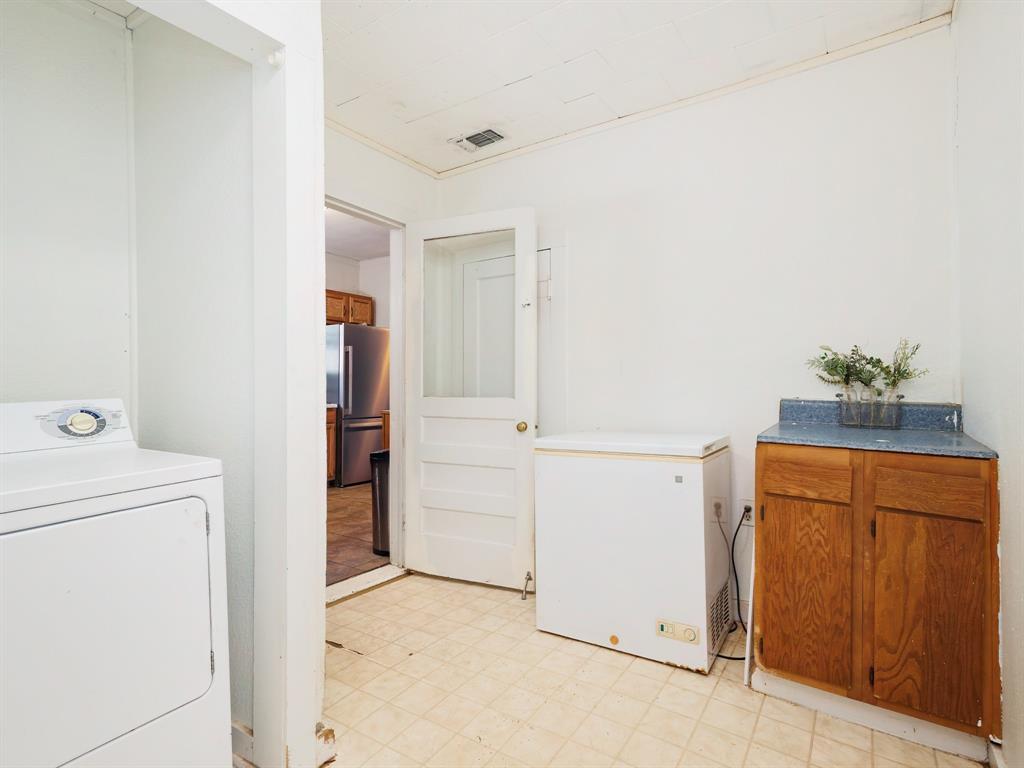 211 N Nueces Street Property Photo 29