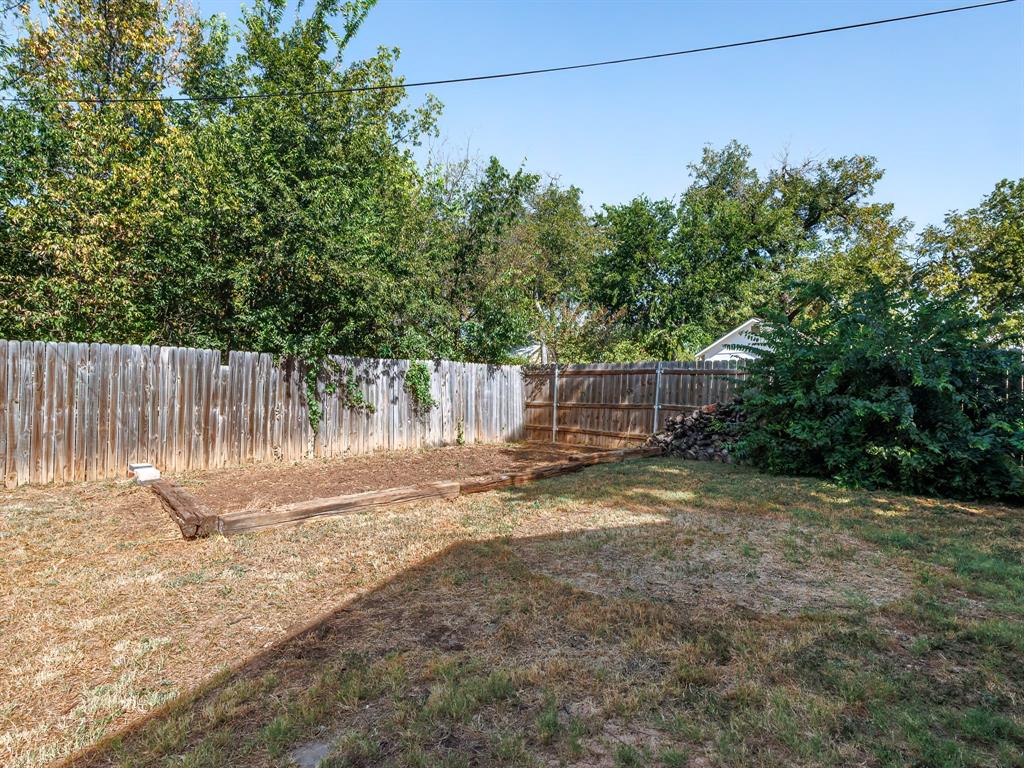 211 N Nueces Street Property Photo 35